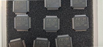 Мікроконтролер AT32F423RCT7 &mdash; ARM Cortex-M4F, 150MHz, 256KB Flash, LQFP-64 AT32F423RCT7 фото